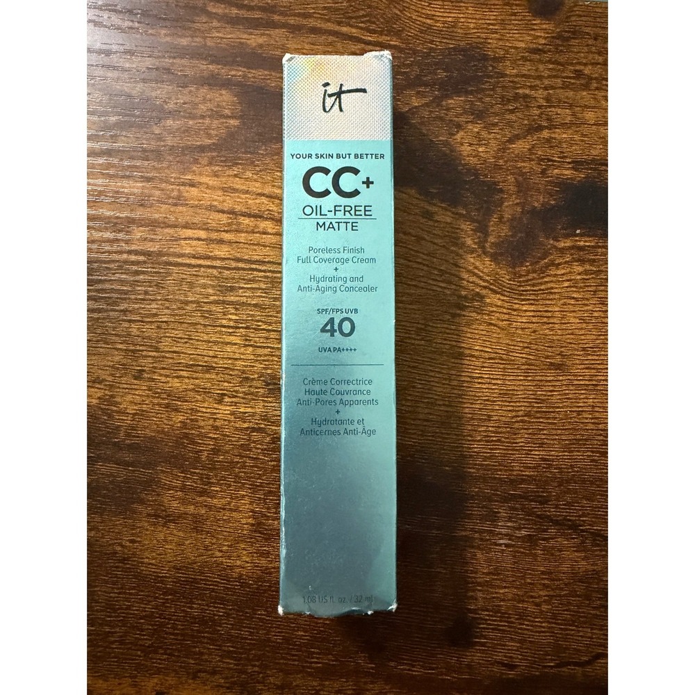 It Cosmetics CC+ Oil-Free Matte SPF 40 Full Coverage Cream Rich Honey 1.08oz
